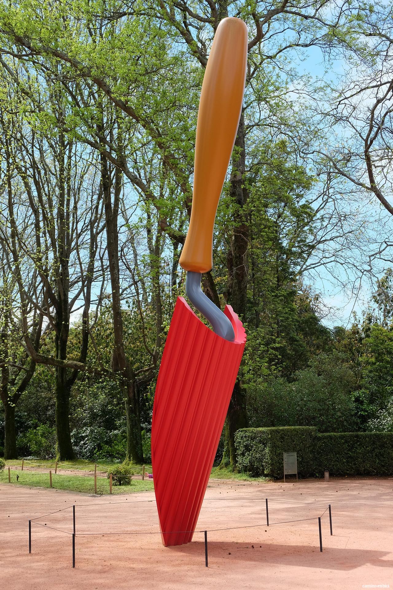Oporto, ciudad de moda - Fundação Serralves, escultura en el jardín 