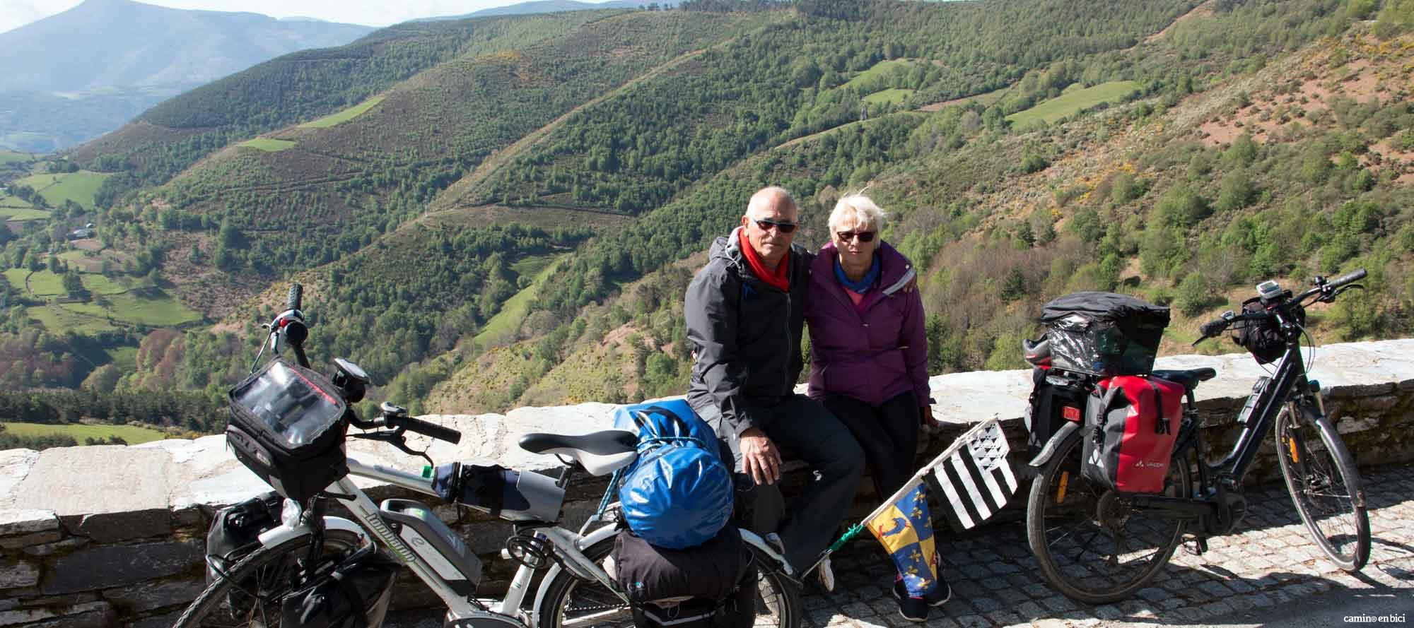 Todas las ventajas del Camino Francés en grupo y en bicicleta - Peregrinos